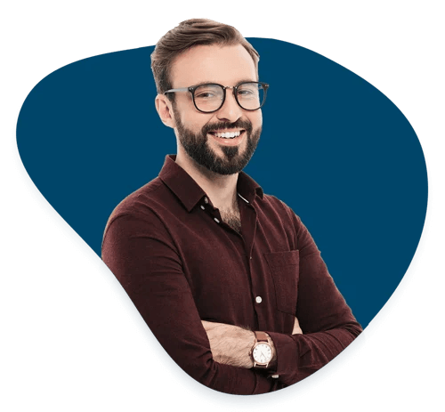 Profissional com braços cruzados